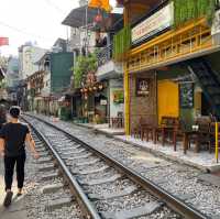 Birdsongs and Coffee on Train Street