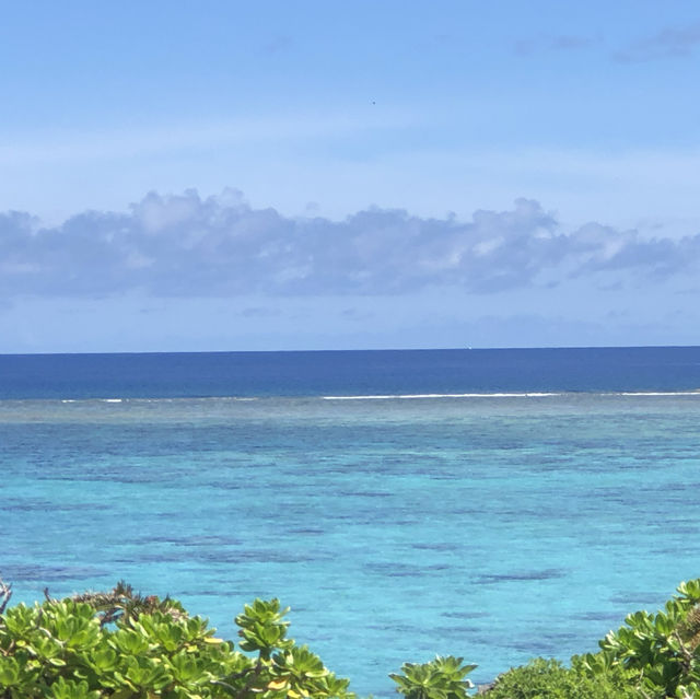 ヨロンブルーの海に囲まれた魅力あふれる島