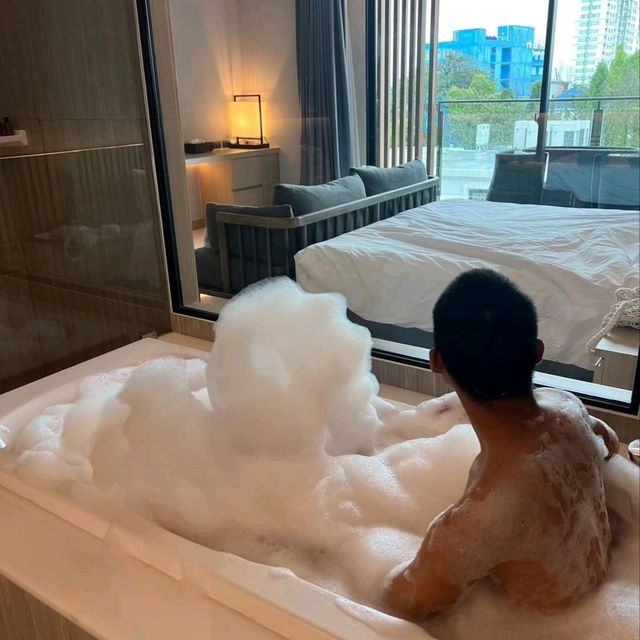 เที่ยวพัทยา พักโรงแรมสุดหรู ใจกลางเมืองพัทยา ระดับ 5 ดาว ราคาไม่แพง ที่ใครๆก็พักได้🥰