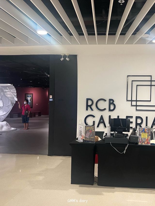ชมนิทรรศการศิลปะให้ฉ่ำใจ ที่ RCB Bangkok 