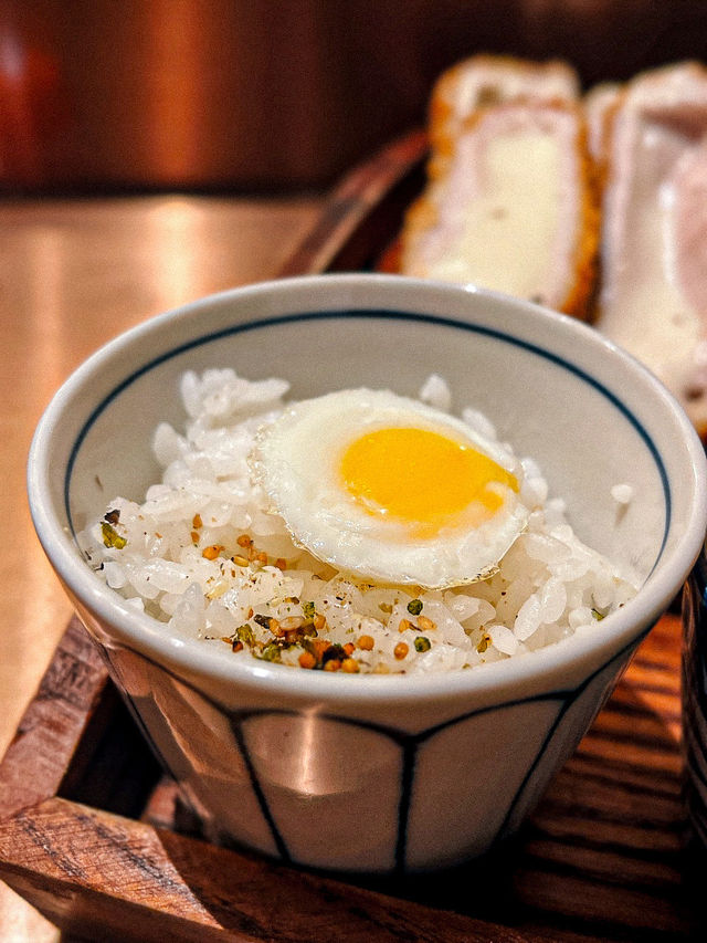 ｜#中環美食  /韓國過江龍人氣炸豬扒 果真不失霸氣 。Kyung Yang Katsu