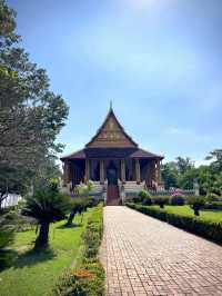 ປະຕູໄຊ & ຫໍພຣະແກ້ວ 📍เวียงจันทน์ ประเทศลาว