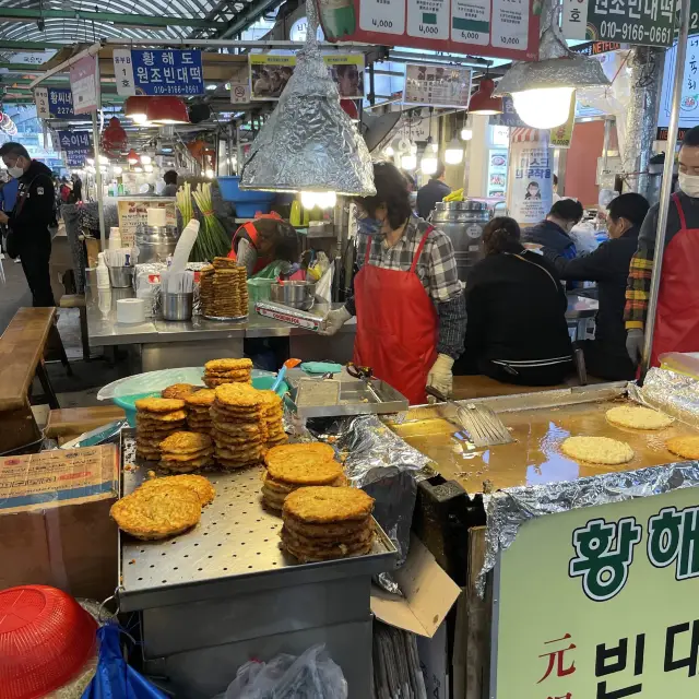 한국의 고즈넉함을 그대로 느낄 수 있는 서울 광장시장