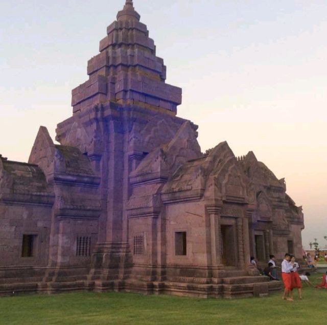 ปราสาทหินบุรีรัมย์จำลอง...Buriram Castle