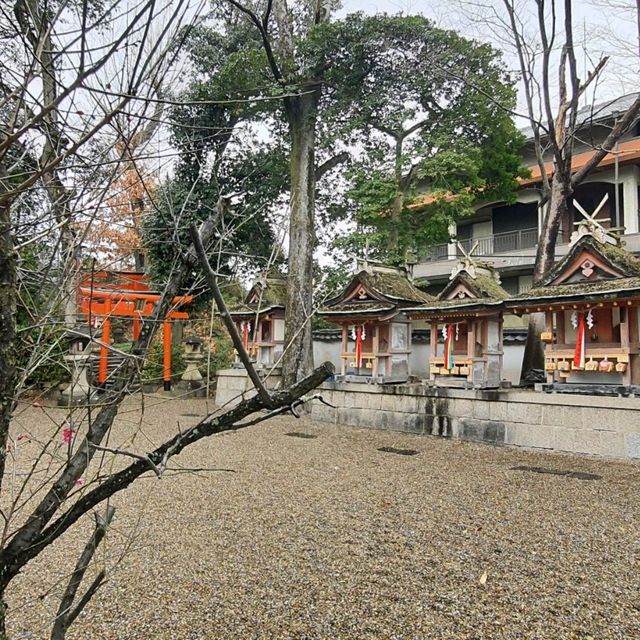 奈良郡山古老的八幡神社