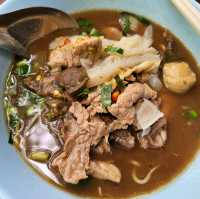 ก๋วยเตี๋ยวลิ้นวัวเฮียตี๋น้อย พยุหะคีรี นครสวรรค์