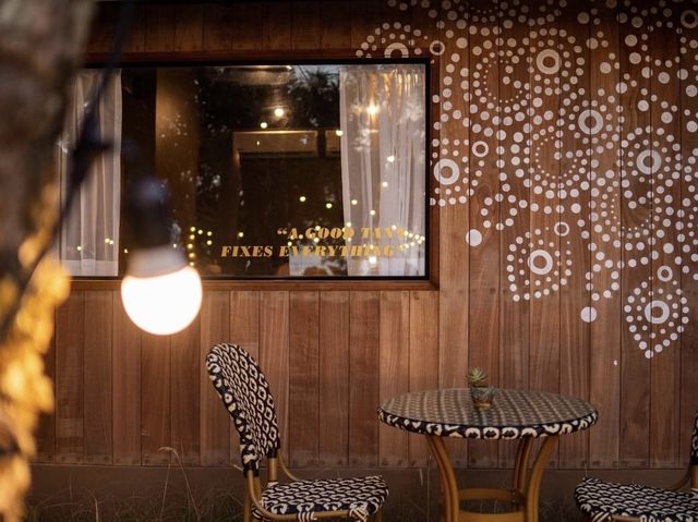 Tann Terrace Phuket บีชคลับสุดชิล