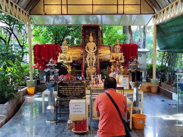 📍 วัดหัวลำโพง