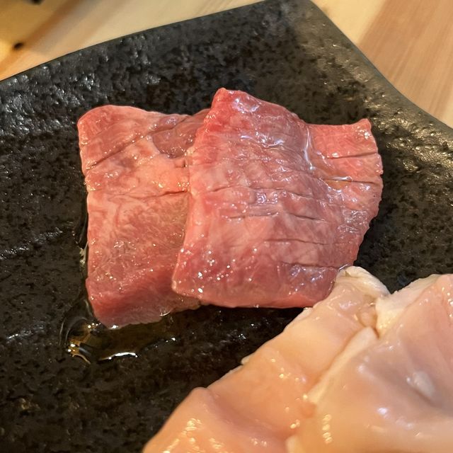 【大阪・京橋】水晶板で焼く立ち食い焼肉「三坪（さんつぼ）」