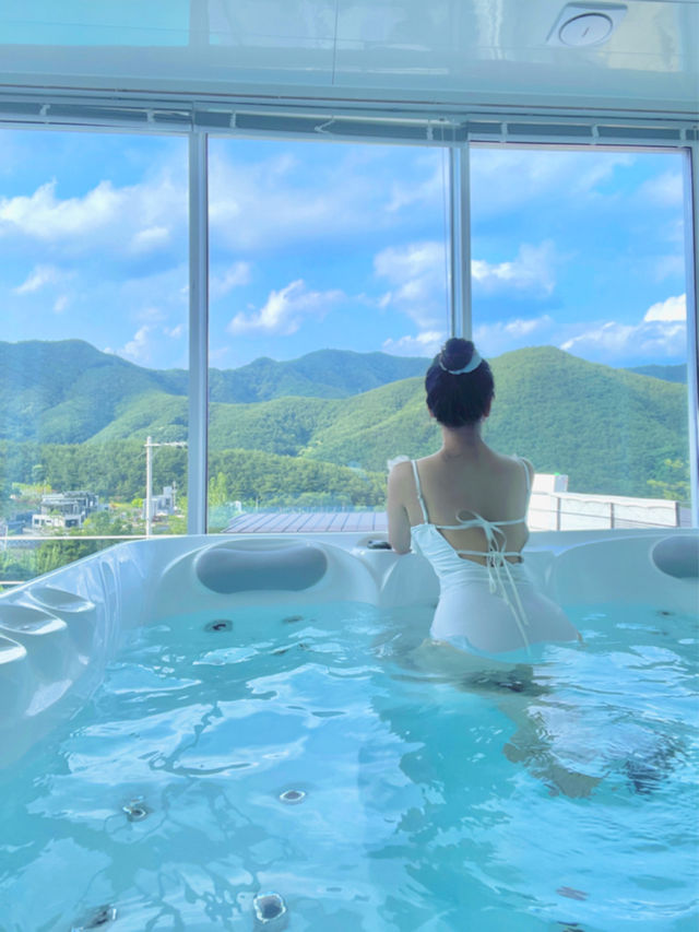 마운틴뷰와 함께한 야외수영장은 물개를 위한곳 🦭🏔️