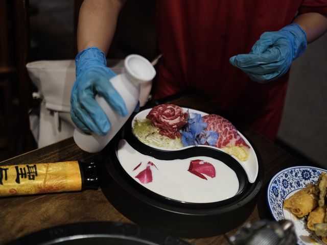 來一頓宮廷級饕宴！🍲 北角「滾得囍」打邊爐一流！