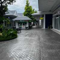 Central Village Outlet 
