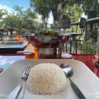 คาเฟ่ ร้านอาหาร ที่พัก ครบจบในที่เดียว