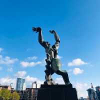 荷蘭🇳🇱鹿特丹Rotterdam 🏋️‍♀️🤸🏻具有故事意義歷史文化的雕像📌 The Destroyed City