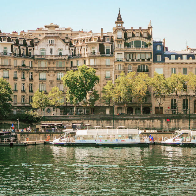 A must-visit: Seine River in Paris, France 🇫🇷