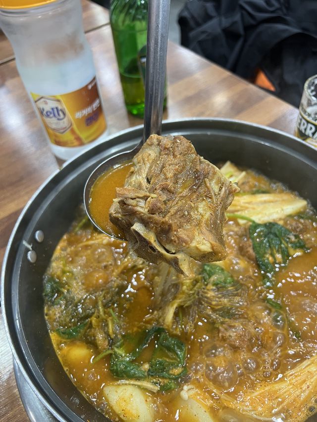 【韓国旅行】人気観光地"明洞"年中無休24時間営業のカムジャタン専門店✨️お一人様もOK