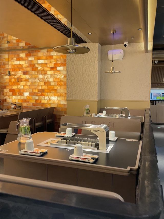 【白玉串城】🇰🇵 驚喜自動旋轉燒烤店✨