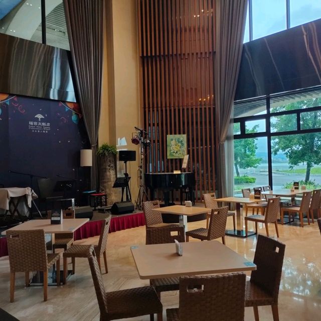 輪船造型飯店-漁人碼頭福容大飯店（接待大廳）