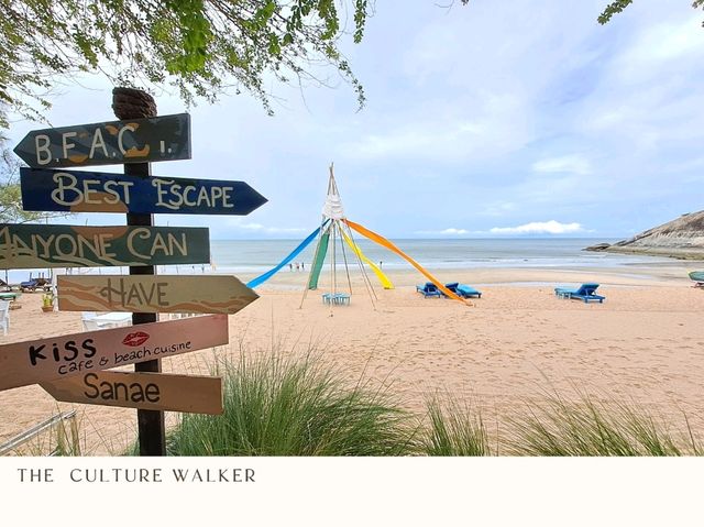 นั่งมองทะเล ที่คาเฟ่ริมหาดทรายน้อย หัวหิน