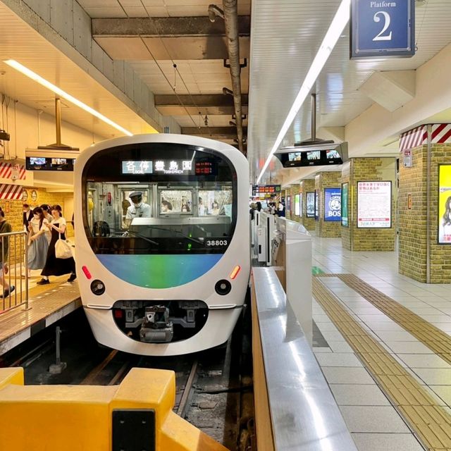 ワーナーブラザーズスタジオツアー東京　池袋駅から豊島園駅、映画の世界が広がる空間
