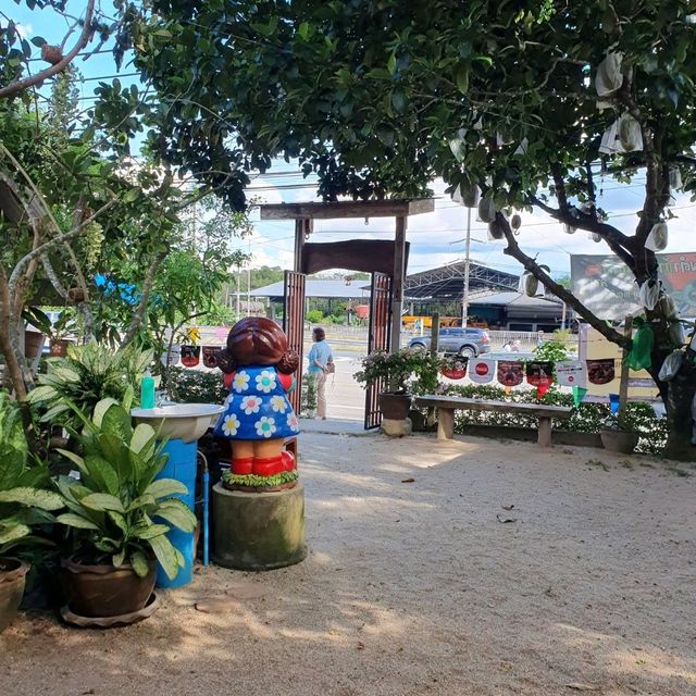 อาหารอีสาน บรรยากาศบ้านสวน..ส้มตำบ้านสวนแก้ว..