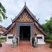 ชมภาพจิตรกรรมฝาผนัง ณ วัดหนองบัว ไทยลื้อ น่าน