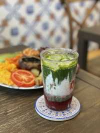 充滿葡萄牙風格藍白色Cafe