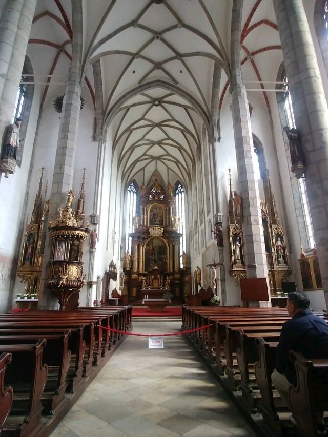 【捷克】14世紀哥德式教堂
