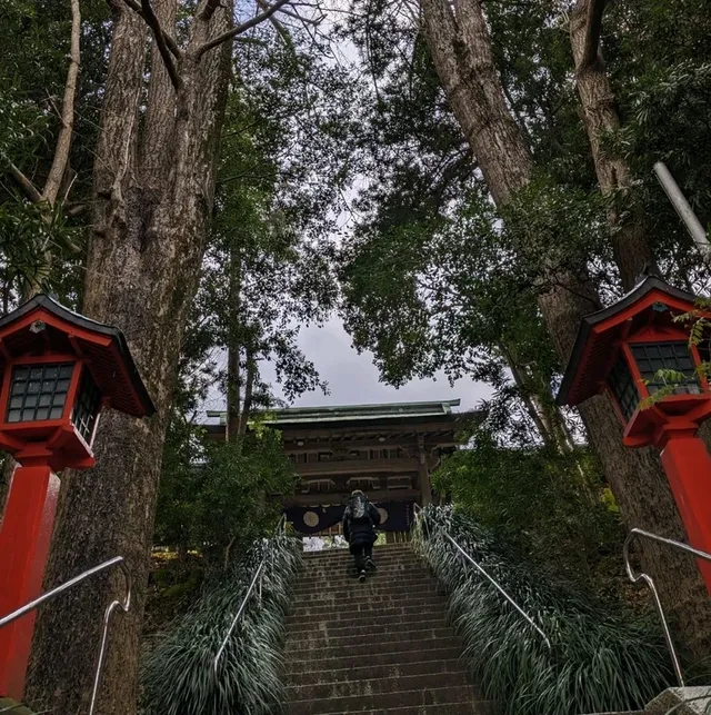 鯛みくじを釣り吉祥願う…天の川伝説の天の川が在るとされる 世界遺産の宗像大社の中津宮へは フェリーで移動