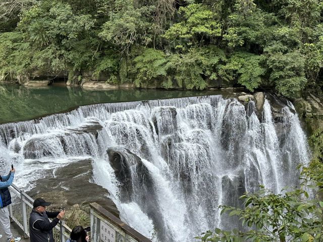 น้ำตกซือเฟิ่น (Shifen Waterfall)