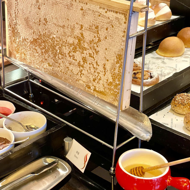 朝食に驚きの生ハチミチがあるリッツカールトン成都