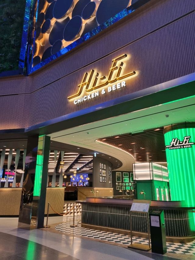 화려한 구경거리가 천지