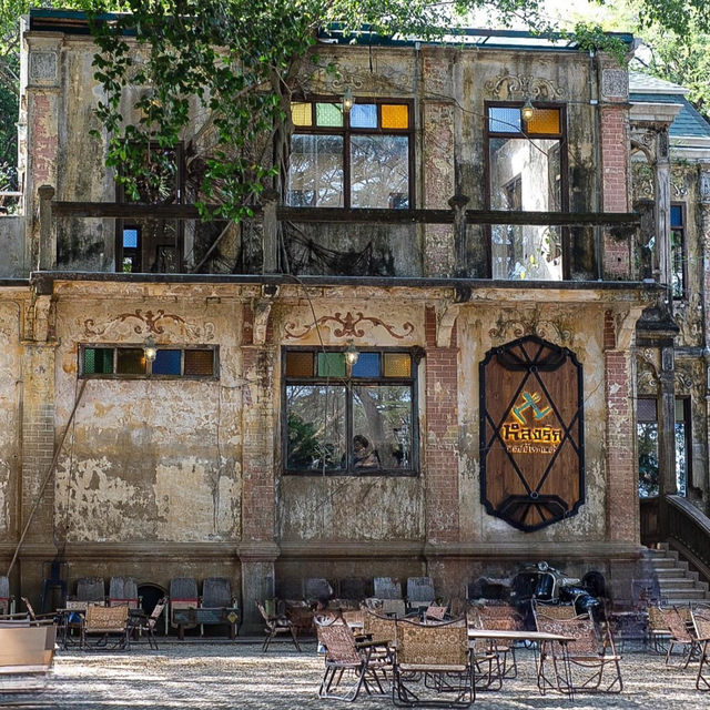 Long Lux Coffee (หลงรัก คอฟฟี่ โรสเตอร์ อุบล) 