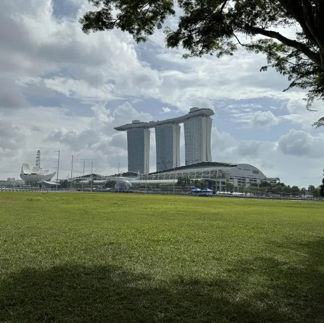 Walking around Marina Bay