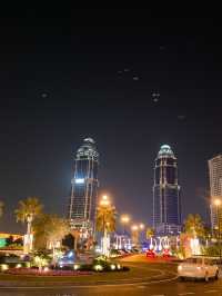 Luxurious Pearl Island in Doha at night 