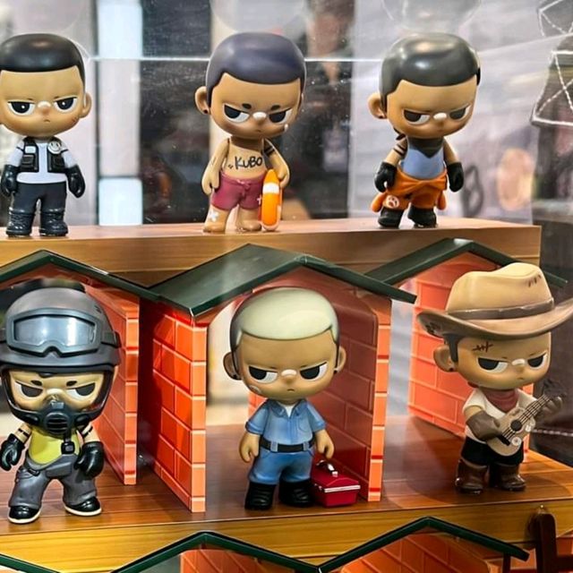 พามาเล่น Art Toy
