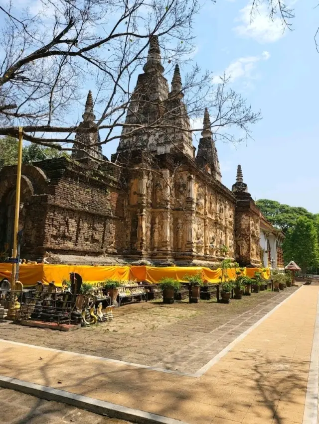 Wat Jed Yot, Phra Aram Luang