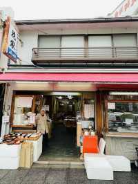【京都府】伏見稲荷大社のそばでいなり寿司を楽しむ！