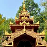 曼谷Pariwat Temple：佛教禪意畫捲
