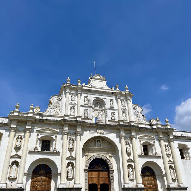 Parque Central in Antigua, Guatemala🇬🇹