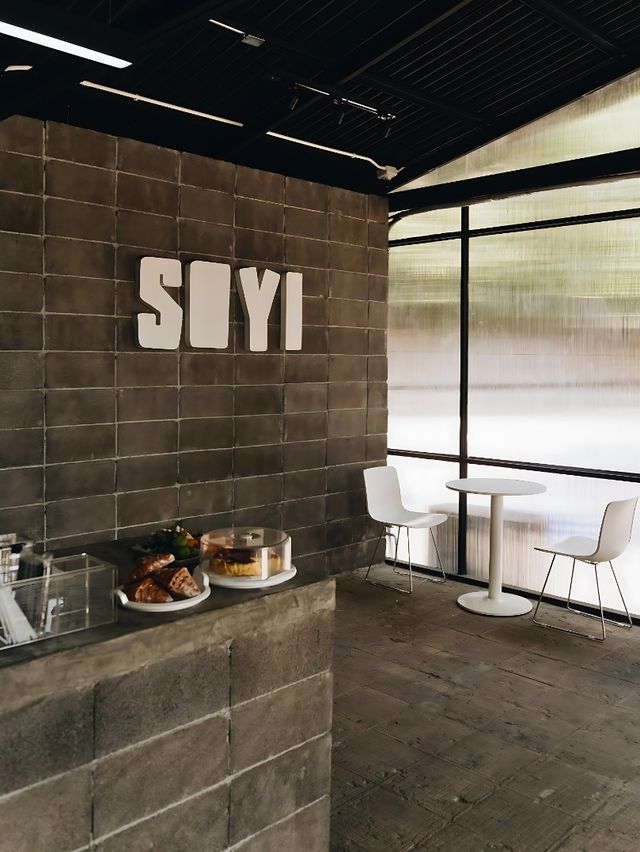 ☕ SOYI CAFE คาเฟ่สไตล์ลอฟท์เท่ๆ