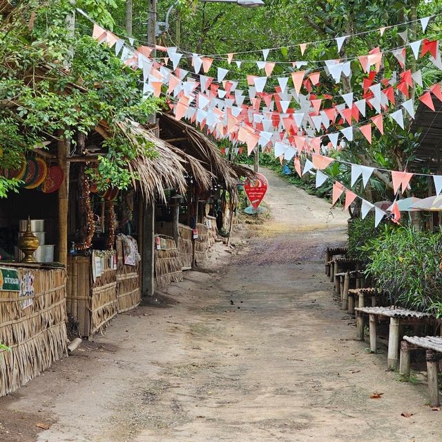 ตลาดห้วยน้ำใส