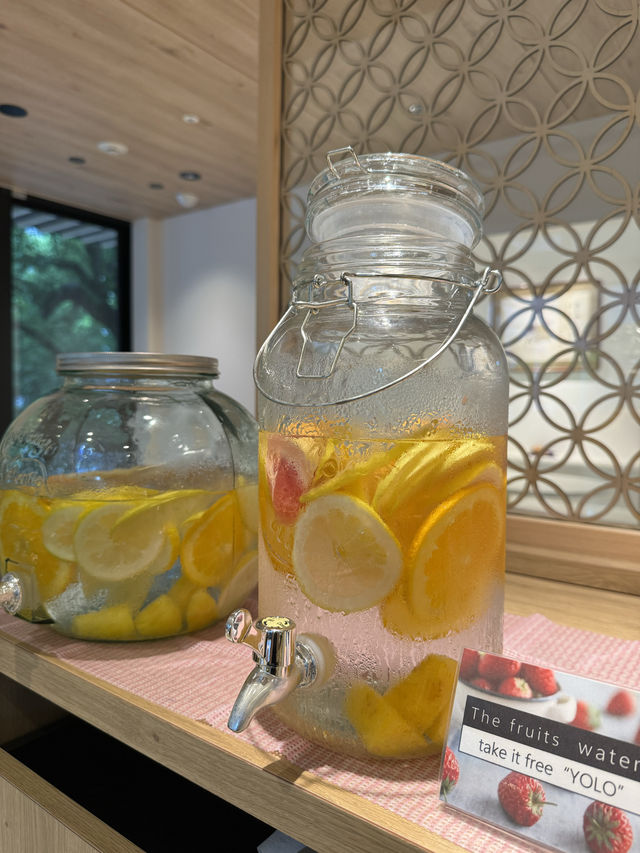 【福岡カフェ】果物専門店のカフェの旬のフルーツパフェがすごい✨