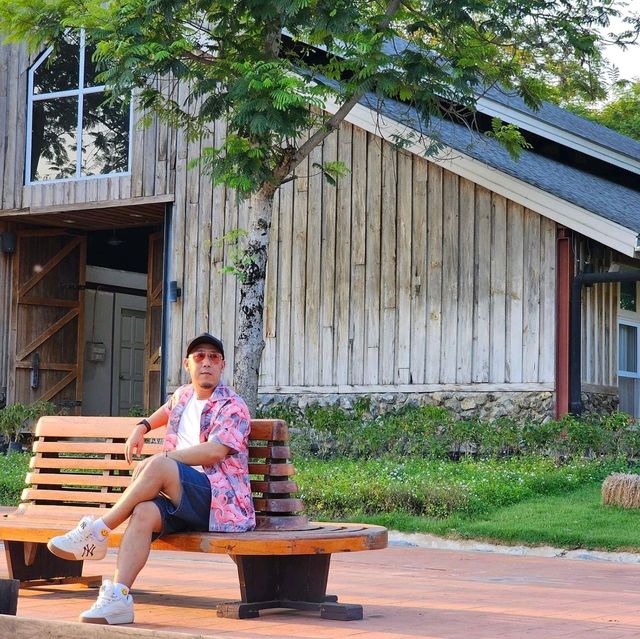 แจกพิกัดคาเฟ่ เขาใหญ่ วิวทุ่งหญ้าและฟาร์มม้า