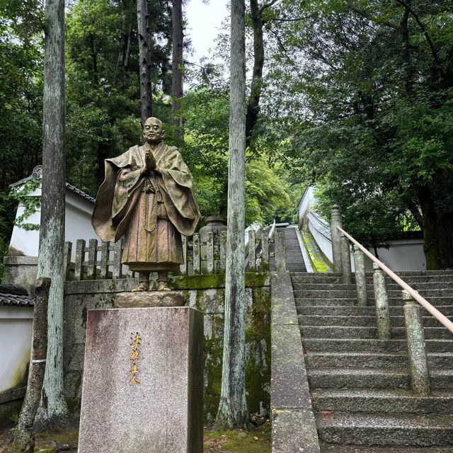 教尊寺：靜謐寺廟，平和與啟迪