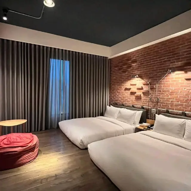 台南友愛街旅館。