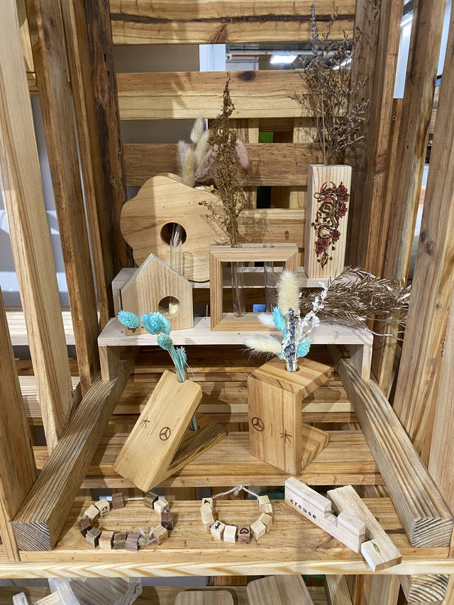 Fun moments with upcycling through wood working