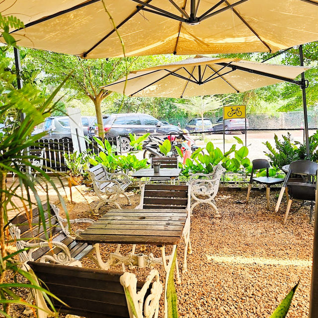 🇲🇾 Savor Village Delights at Kafe Kampung Kaw