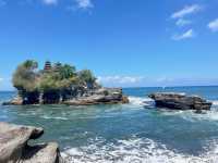【バリ】海に浮かぶ姿は圧巻！タナロット寺院！！
