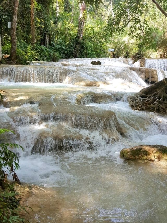 A BREATHTAKING WATERFALL EXPERIENCE